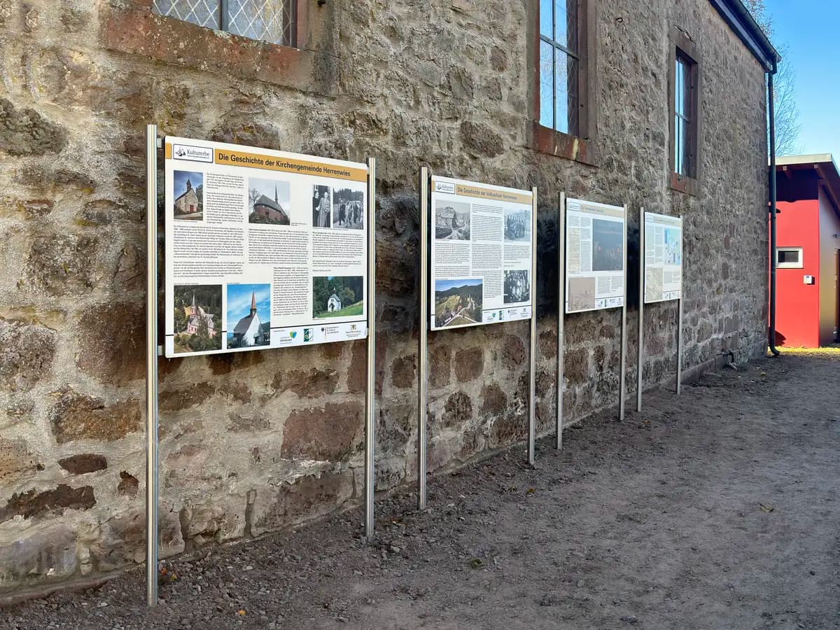 Harzverbundtafel Kreuzmoos Edelstahl Alte Kirche Herrenwies Kulturerbe